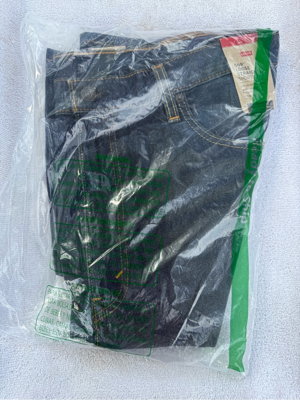 Levi's 569 loose straight denim shorts, 38